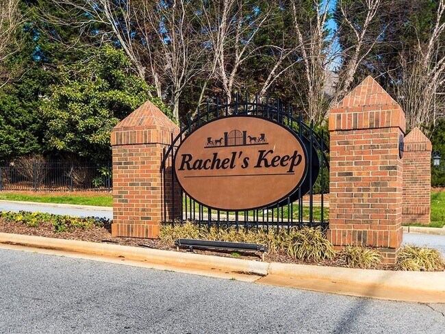 Foto del edificio - Immaculate Maintenance Free 3 bedroom/2.5 bath Townhouse in Rachel's Keep community off West Wend...