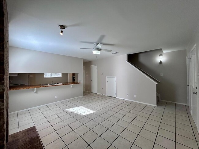 Building Photo - 1707 Waterloo Tr