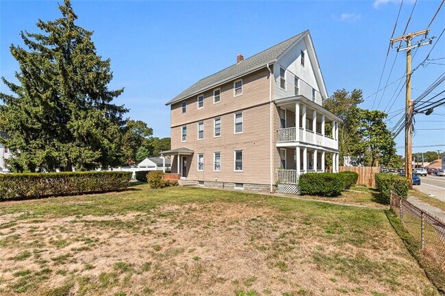 Foto del edificio - 884 Smithfield Ave