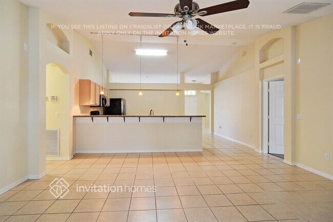 Foto del edificio - 842 SE Damask Ave