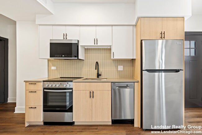 Building Photo - 1241 Chicago Ave