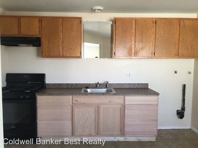 Building Photo - 812 Aspen Dr