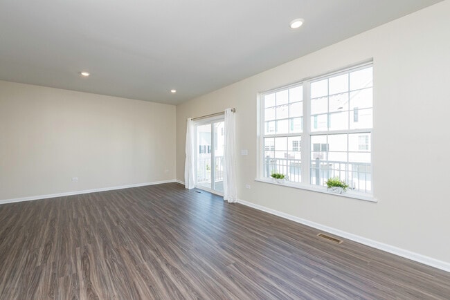 Building Photo - 804 Neubauer Circle