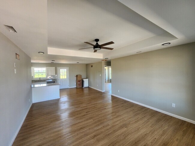 Building Photo - 1122 Three Corners Dr