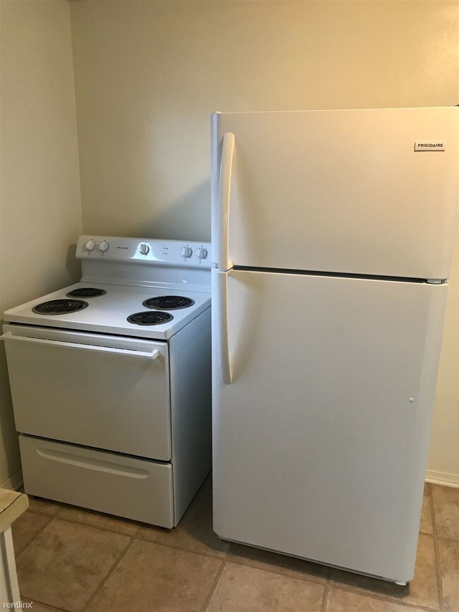 Foto del edificio - 1 br, 1 bath Apartment - 431 W. Main Street