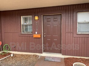 Building Photo - 6520 SW 41st Pl