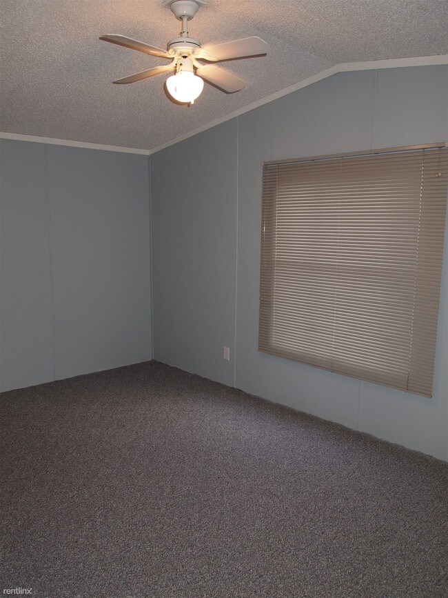 Building Photo - 11655 Rowe Rd