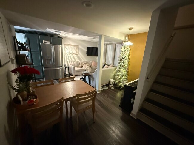 Foto del edificio - 1107 E Glen Ave