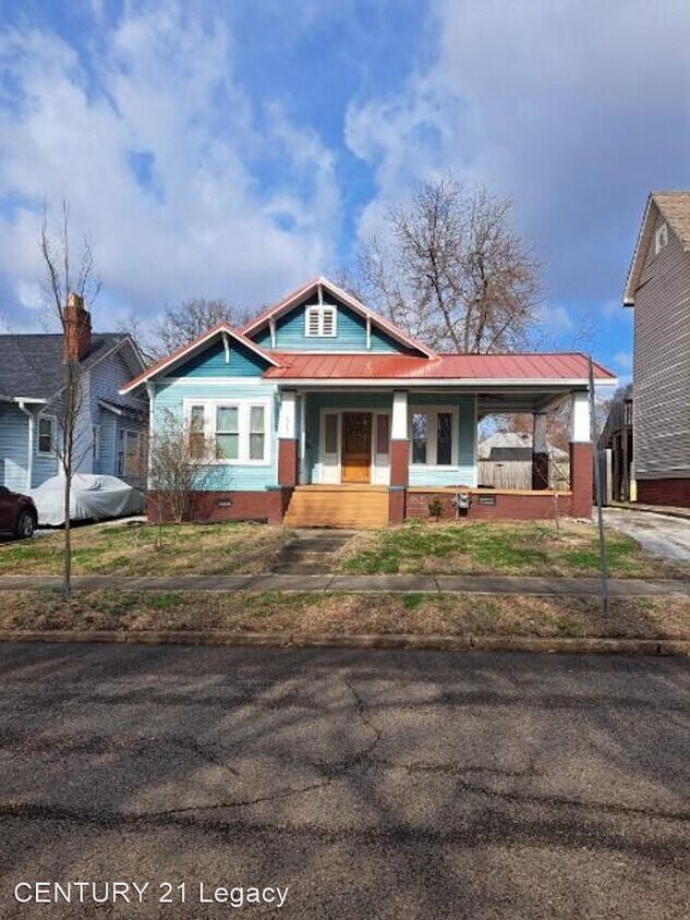 Primary Photo - 3 br, 1 bath House - 2317 East 5th Avenue