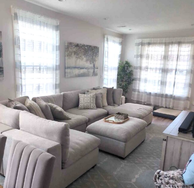 Foto del edificio - 10617 Topview Rd