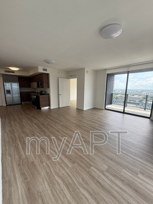 Building Photo - 513 N Miami Ave