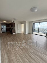Building Photo - 513 N Miami Ave