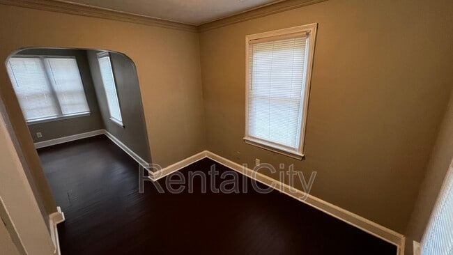 Foto del edificio - 3732 Hazelwood Ave