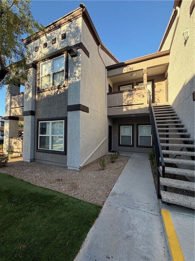 Foto del edificio - 7255 W Sunset Rd