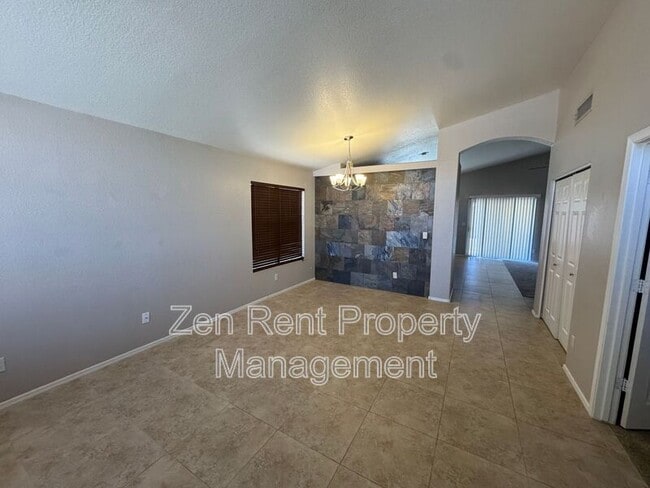 Foto del edificio - 5913 W Mercury Way
