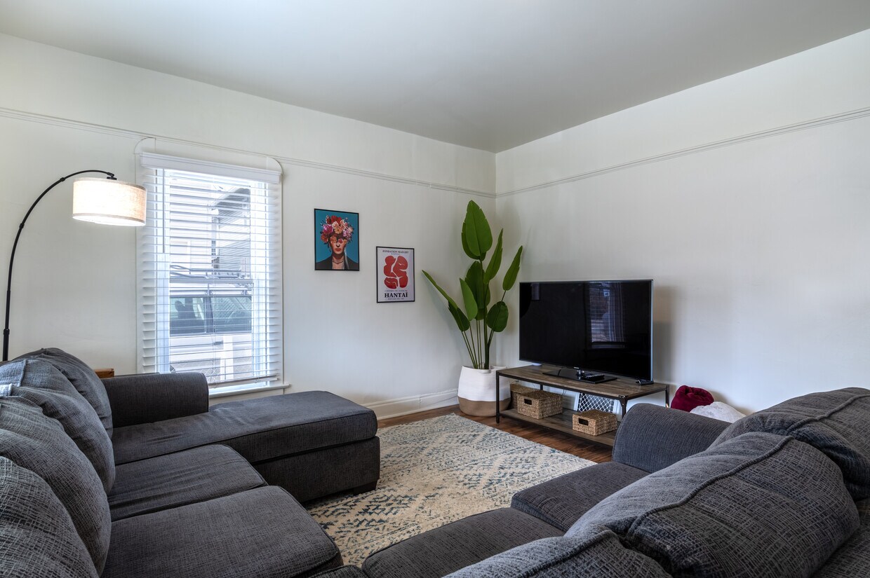 Primary Photo - 1806 Cottage Ave