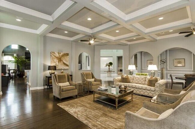 Foto del edificio - 5313 Serene Hills Dr