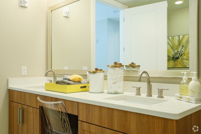 1HAB, 1BA - B1 - Baño - Camden Highland Village