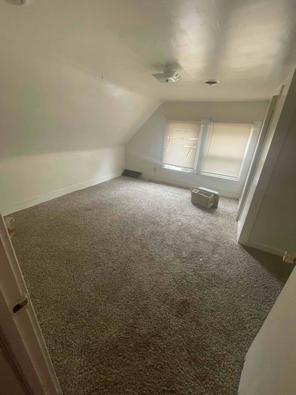 Building Photo - 1123 Parkwood Dr