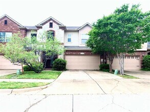 Building Photo - 4121 William Dehaes Dr
