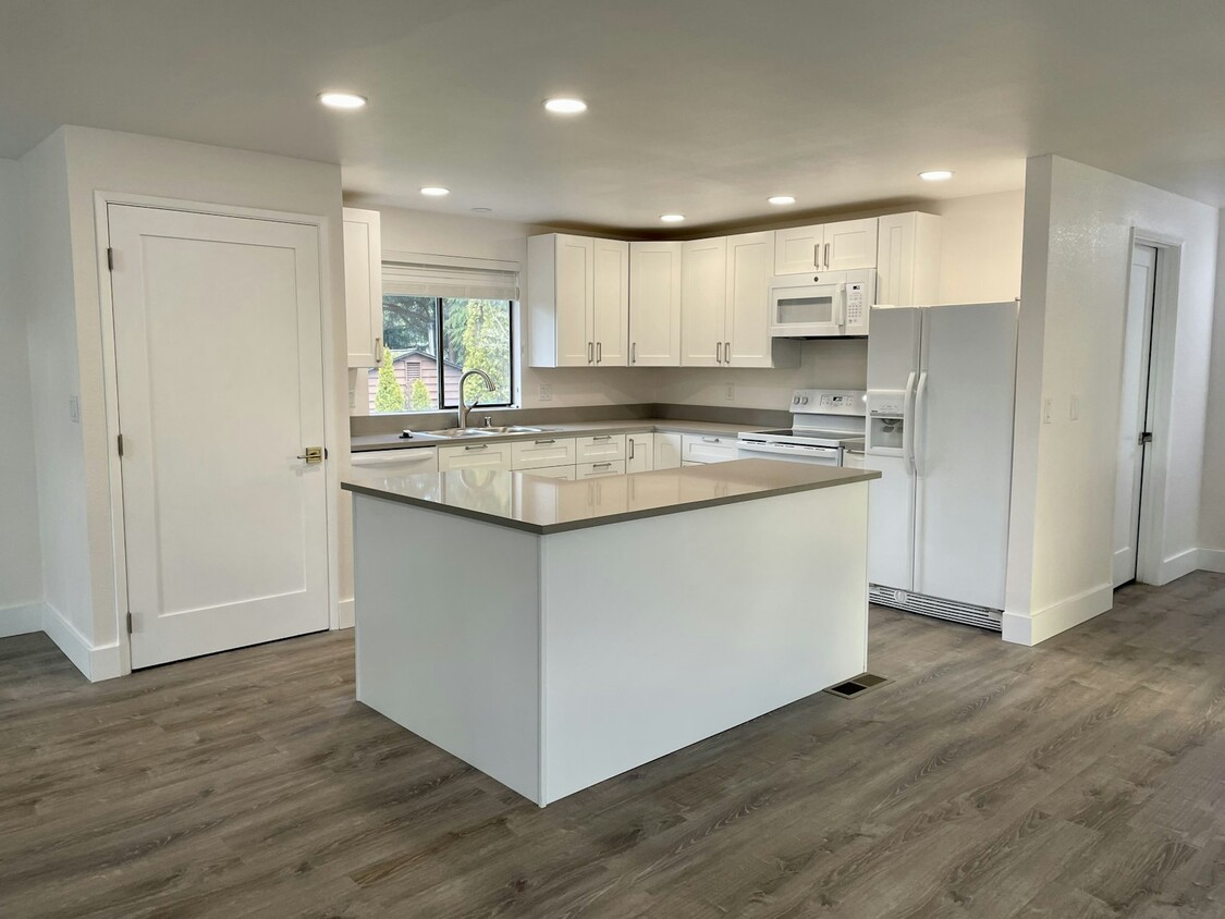 Foto principal - 9717 224th St SW