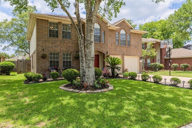 Foto del edificio - 17106 Summer Hollow Dr