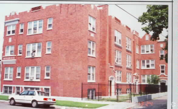Primary Photo - 5549-5553 N Spaulding Ave