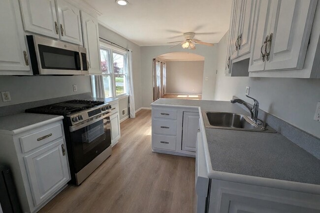 Foto del edificio - 605 Shirley Manor Rd