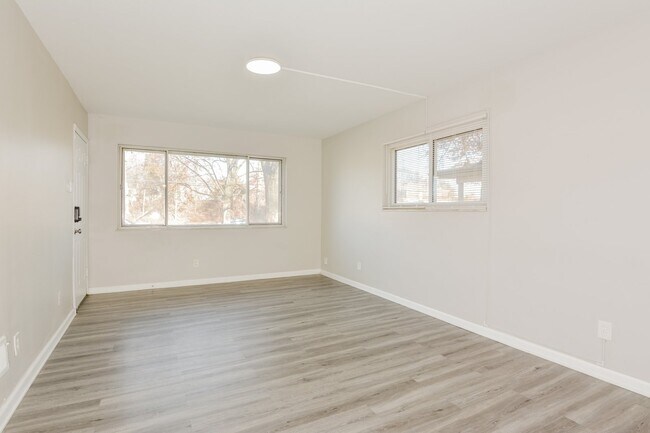 Foto del edificio - 710 Chambers Rd