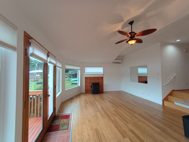 Foto del edificio - Rare Lakefront Retreat