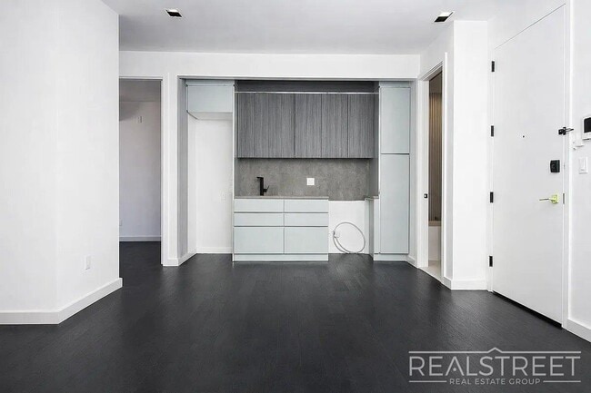 Building Photo - Winthrop St