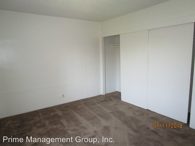 Building Photo - 4 br, 2 bath House - 7 Dovecote Lane