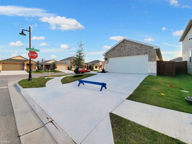 Building Photo - 3 br, 2 bath House - 101 Outlaw Dr