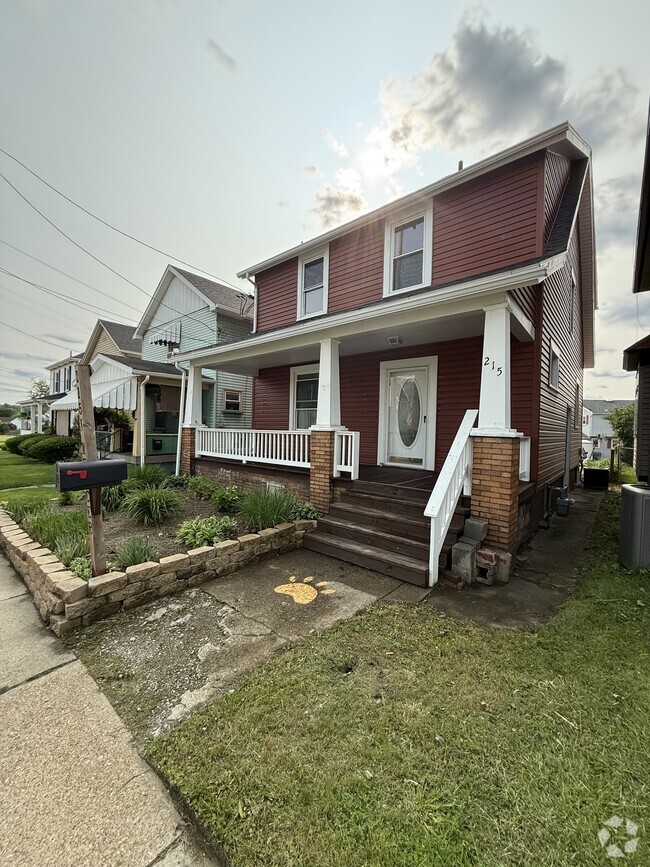 Building Photo - 215 N Mercer Ave