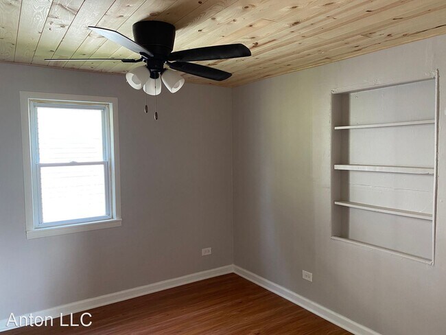 Building Photo - 9121 W 133rd Dr