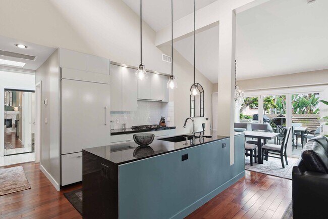 Foto del edificio - 1918 Marshallfield Ln