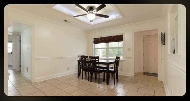 Building Photo - 617 N 9th Plaza