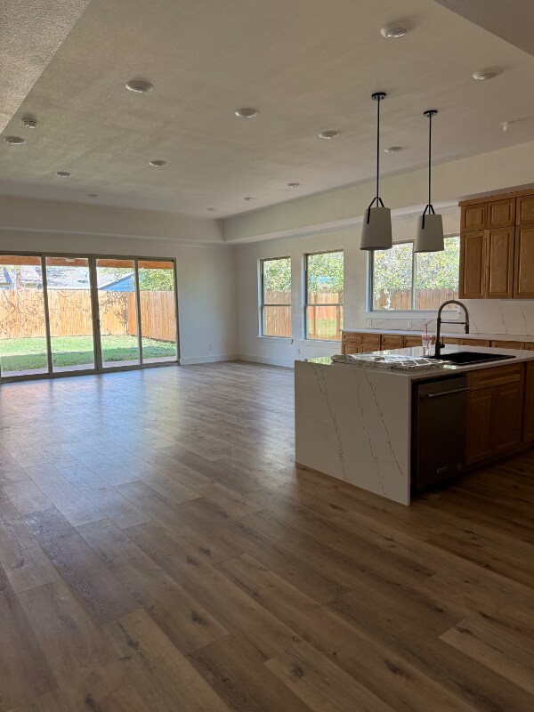 Foto del edificio - 5728 Donnelly Ave