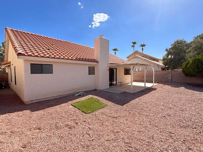 Foto del edificio - Single Story 3 Bedroom