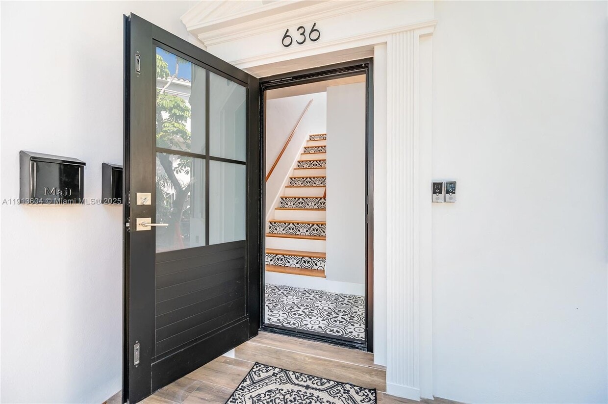 Primary Photo - 636 Malaga Ave