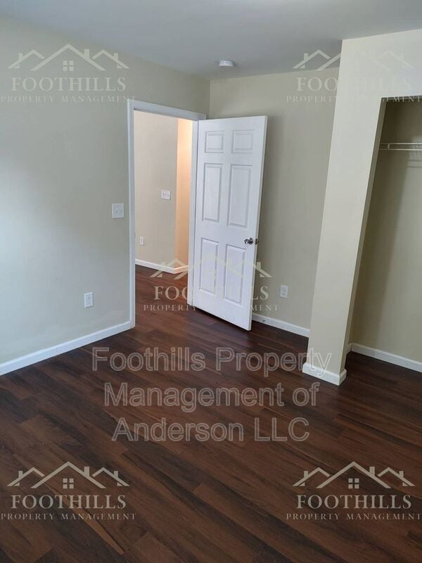 Foto del edificio - 110 Townsley Ct