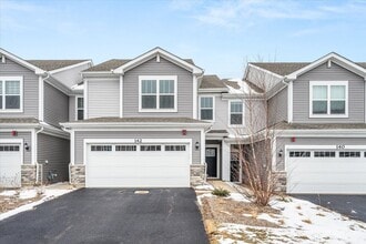 Building Photo - 142 Henderson St