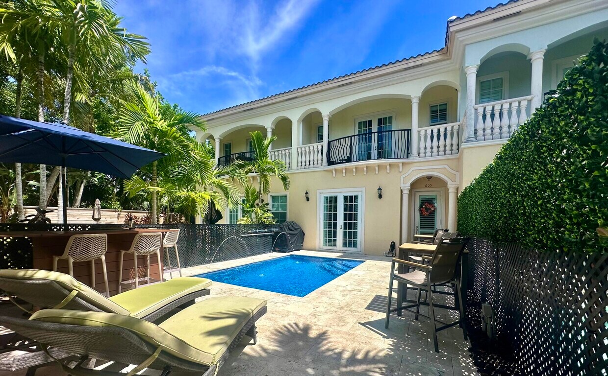 Foto principal - 605 Ave H