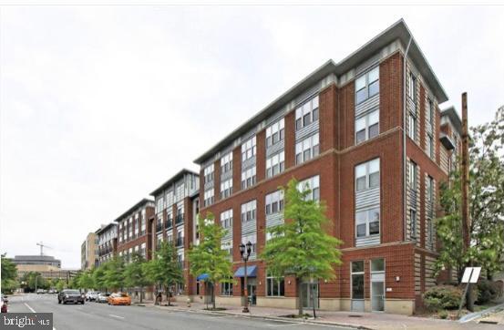 Building Photo - 1800 Wilson Blvd