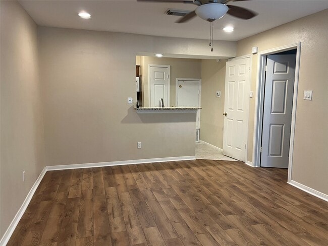 Building Photo - 837 Wax Myrtle Ln