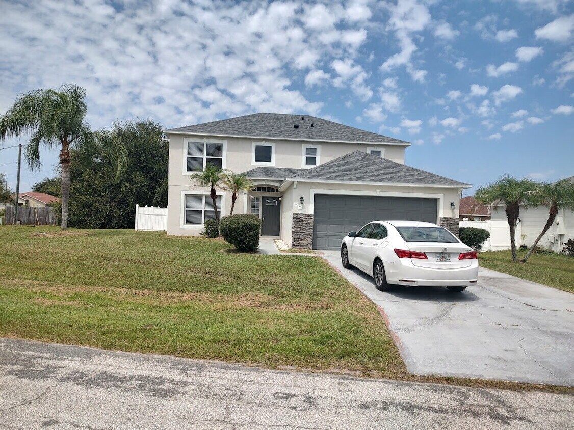 Spacious 4 bedroom, 2.5 bathroom house in Poinciana - Spacious 4 bedroom, 2.5 bathroom house in Poinciana