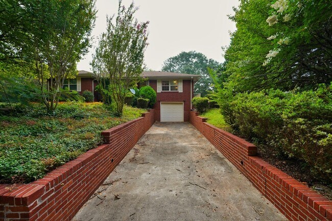 Building Photo - 3021 Old Concord Rd SE