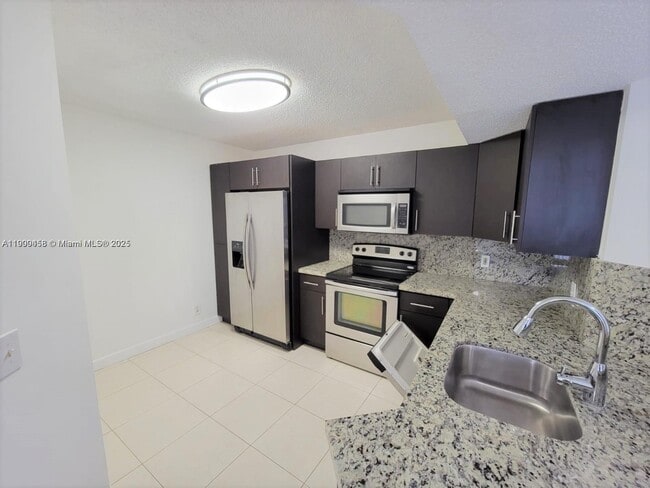 Building Photo - 8821 Wiles Rd