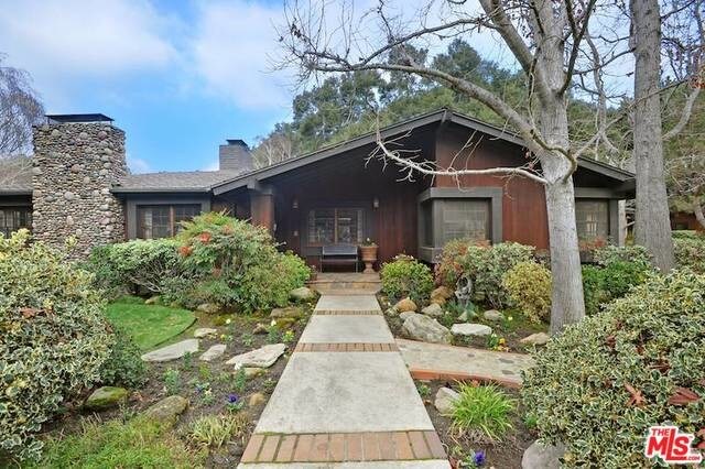 Building Photo - 521 Live Oak Cir Dr
