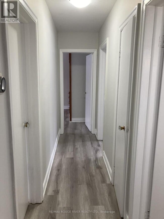 Building Photo - 319 Burk St